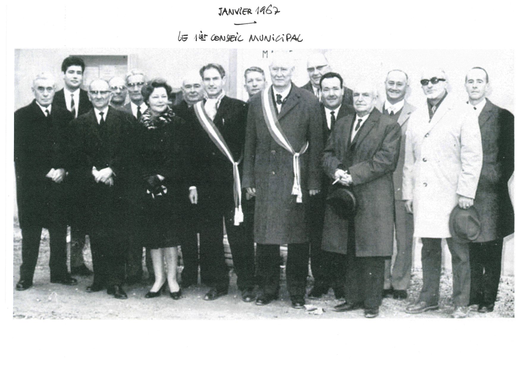 Les élus du premier conseil municipal / Archives municipales de Carnoux-en-Provence