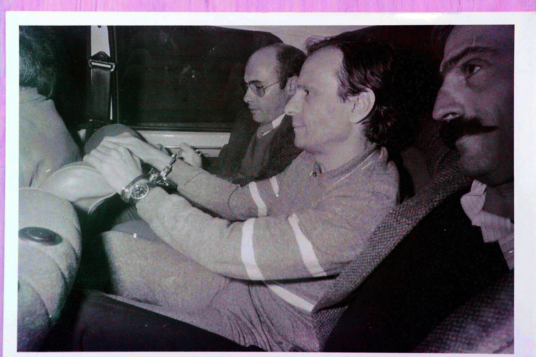 Gaëtan Zampa le 28 novembre 1983, pendant son transfert pour un procès / Photo Richard Colinet