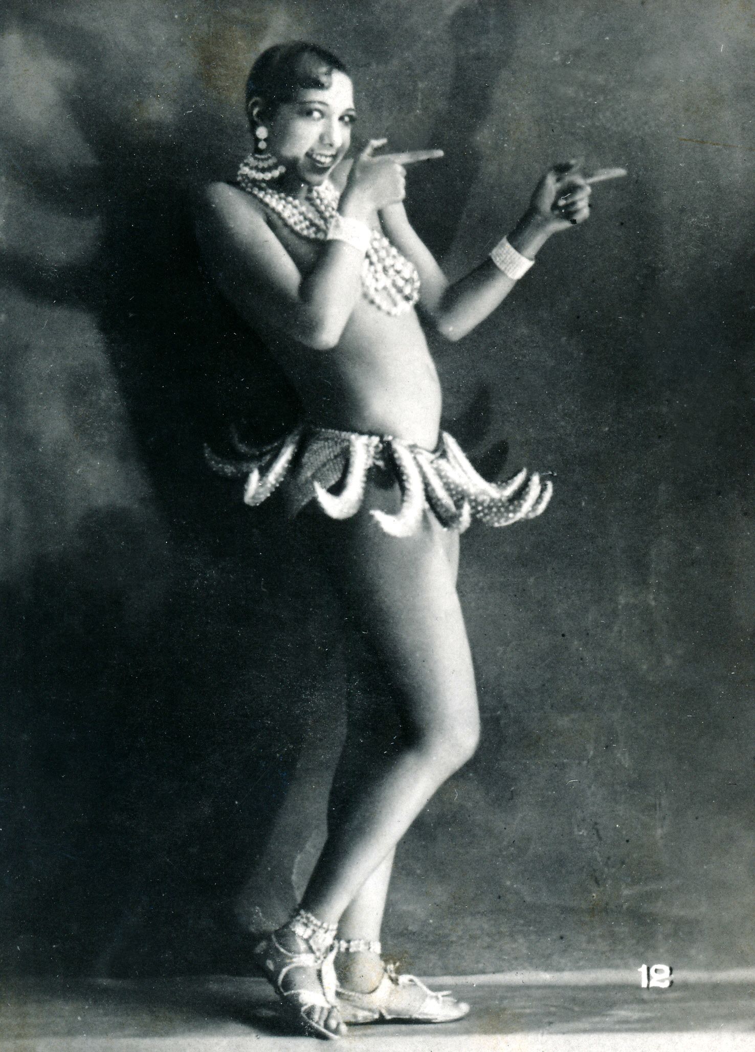 Dans les années 1920 avec sa célèbre ceinture de bananes / La Provence