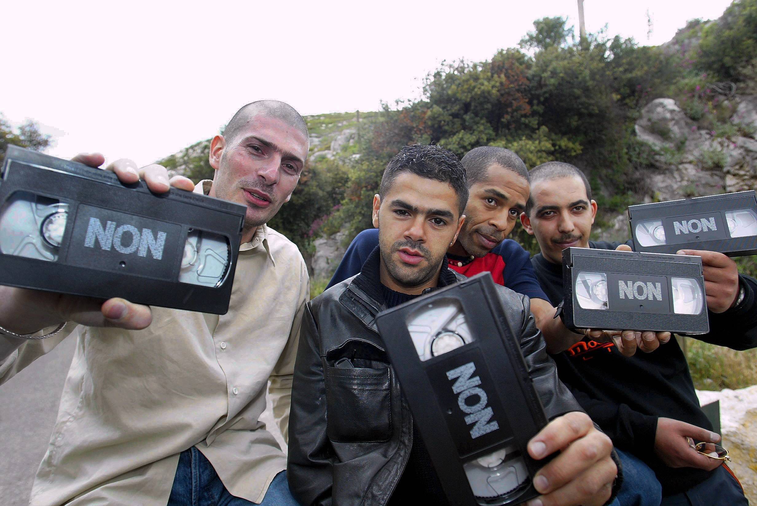 Le groupe IAM et Jamel Debbouze diffusent une K7 vidéo anti-FN / La Provence