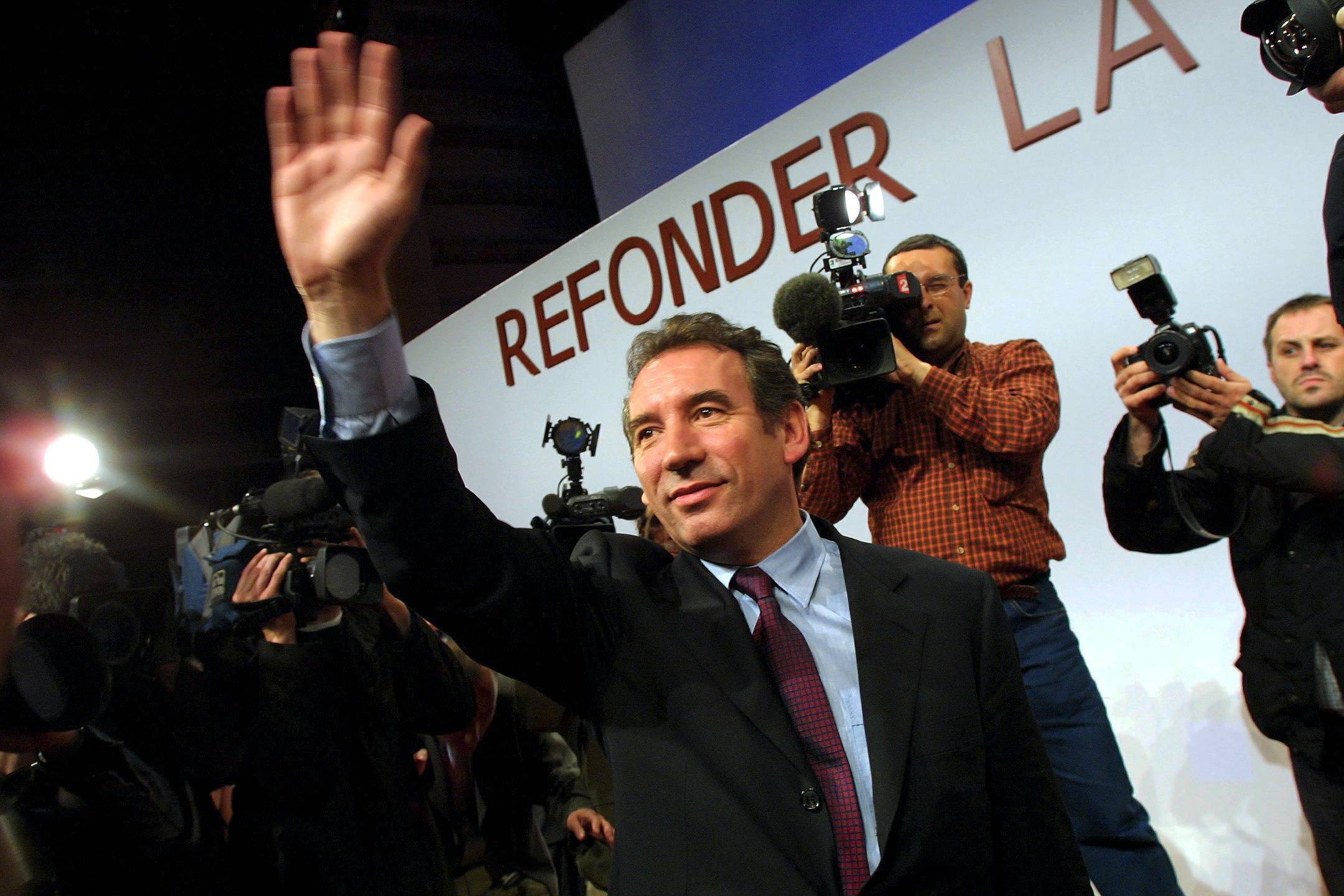 François Bayrou, président de l’UDF, tient un contre-meeting le 2 mai avec BHL, Nagui et Jean-François-Kahn / La Provence