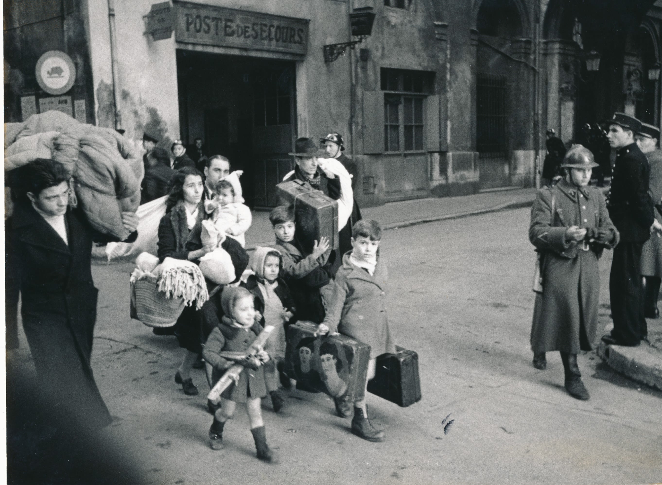 Du 22 au 29 janvier 1943, la police française et les forces allemandes raflent les juifs de l'Opéra et les habitants du quartier Saint-Jean / La Provence