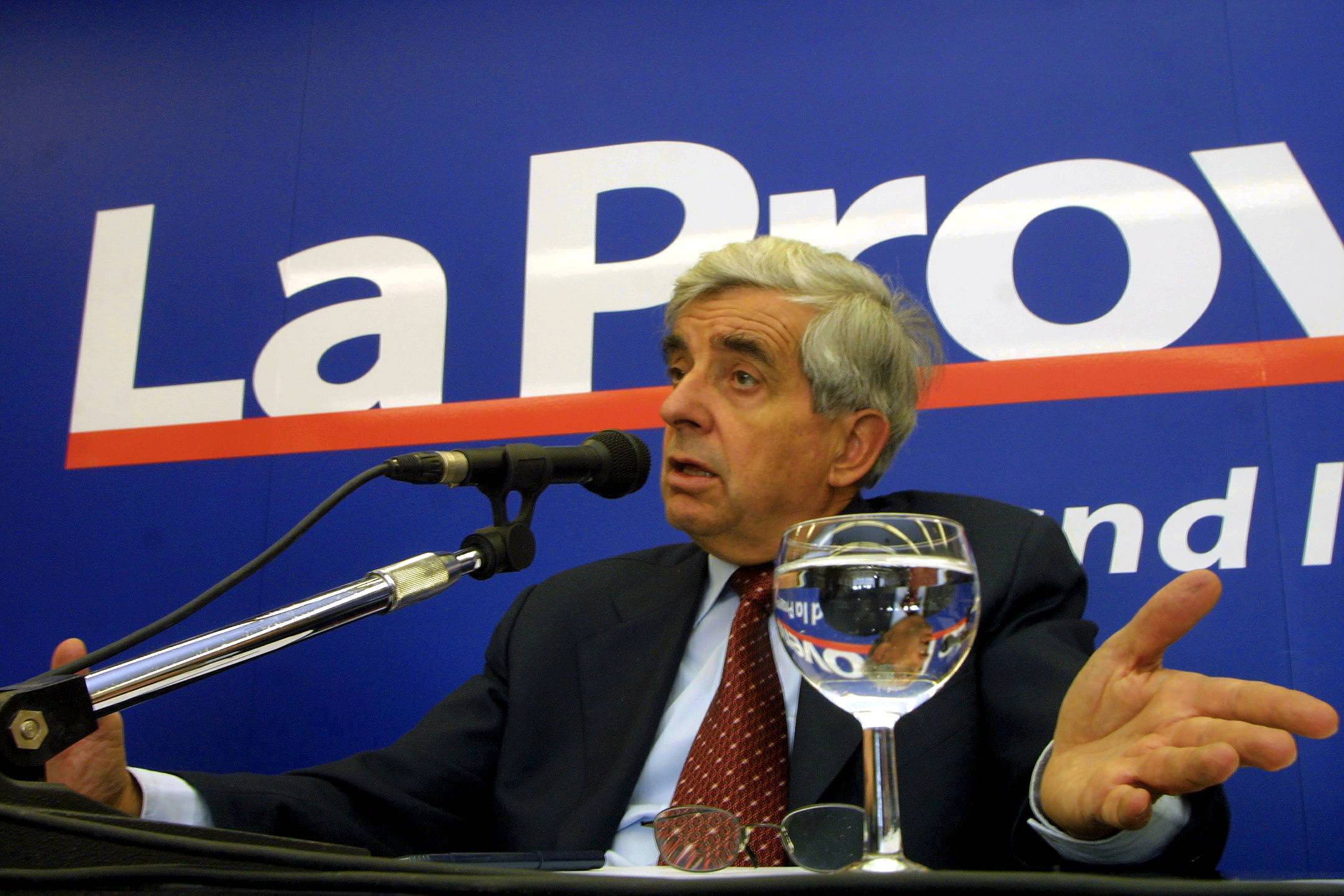 Jean-Pierre Chevènement lors d'un débat organisé par « La Provence ». Le « troisième homme » sera finalement cantonné à 5,3% des voix / Photo Bruno Souillard