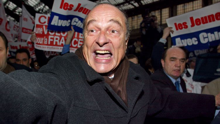 Jacques Chirac à Paris le 11 février 2002, de retour d'Avignon où il vient d'annoncer sa candidature / AFP