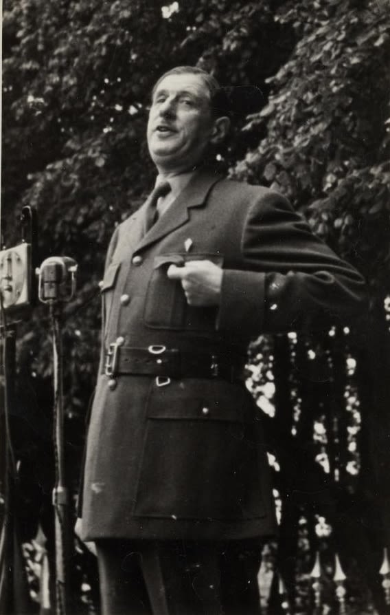 Charles de Gaulle prononçant le second discours de Bayeux, le 16 juin 1946 / La Provence-Histoire