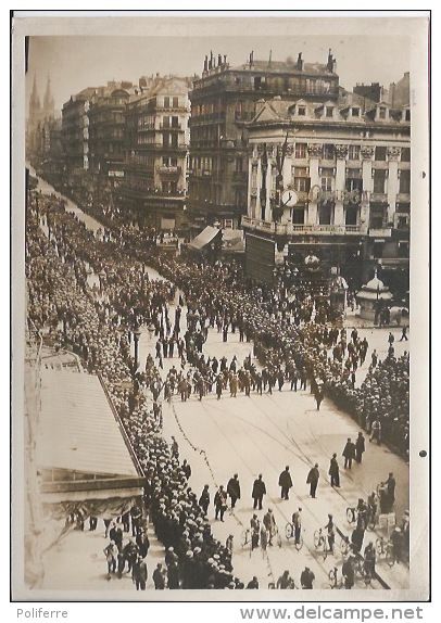 Manifestation à Marseille de la gauche unie, pour le 1er-Mai 1936 / La Provence