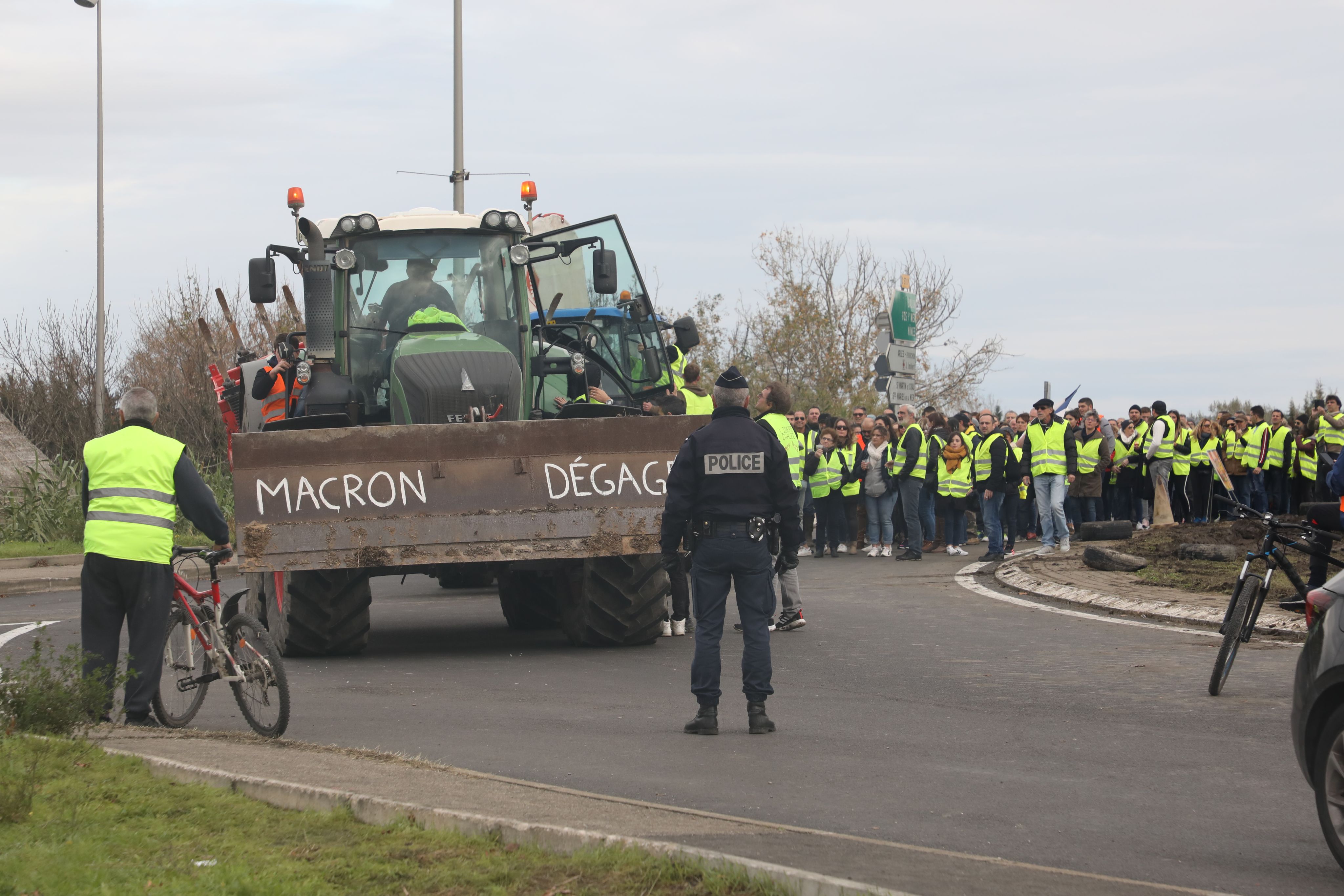 Manifestation de gilets jaunes dans le pays d'Arles / Photo Valérie Farine