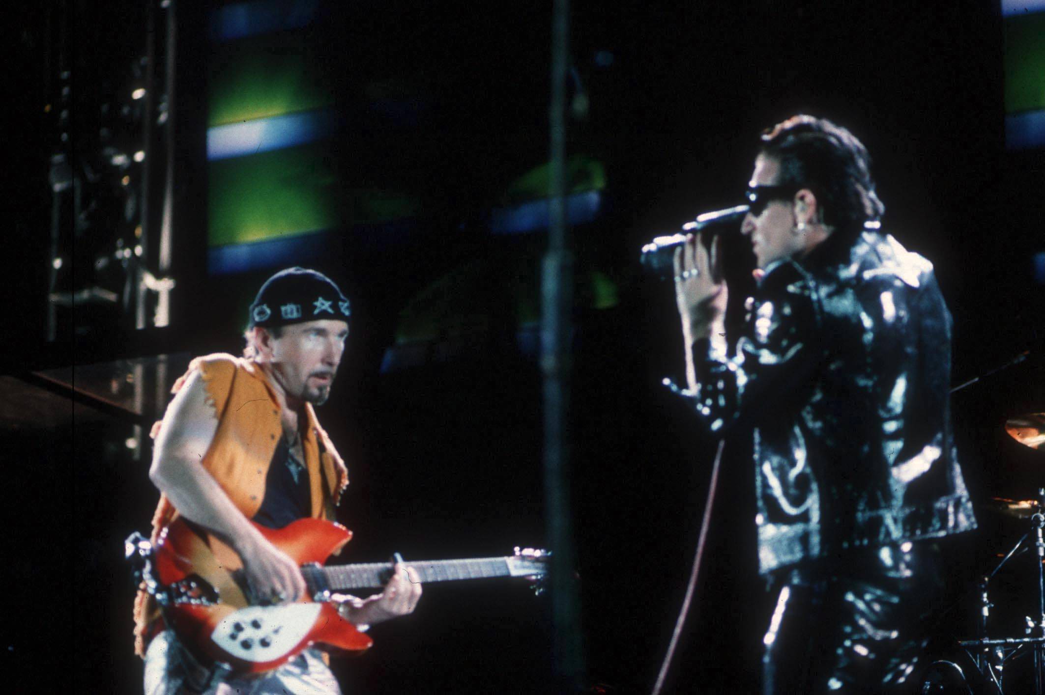 1993 : The Edge et Bono, duo de choc de U2 / La Provence