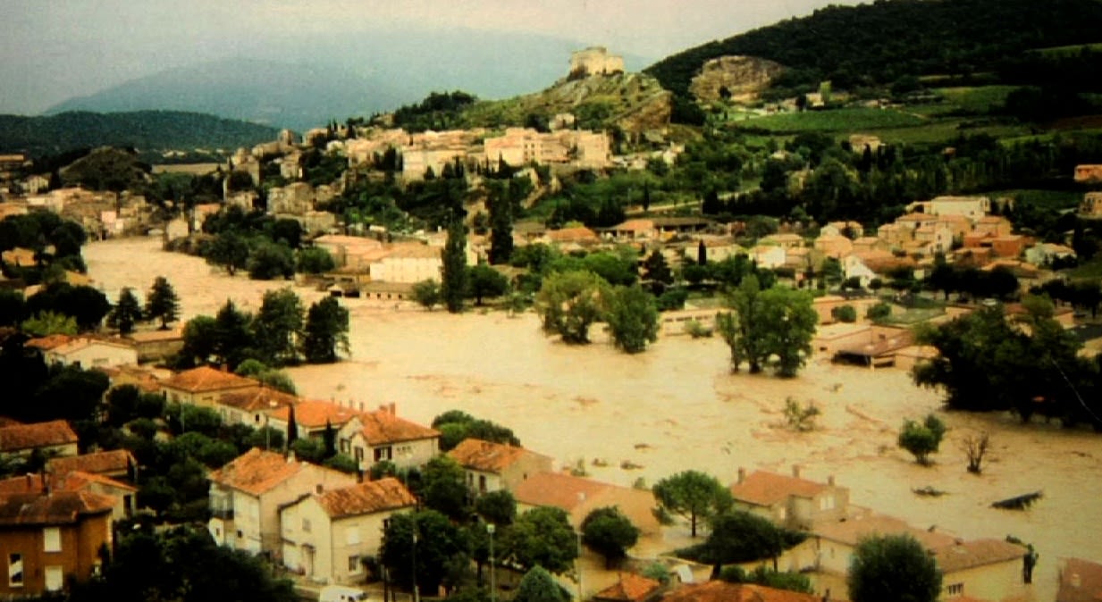 Le 22 septembre 1992, Vaison-la-Romaine était dévastée par une crue terrible occasionnée par un orage pluvio-orageux d'une rare violence. / Mario Botella